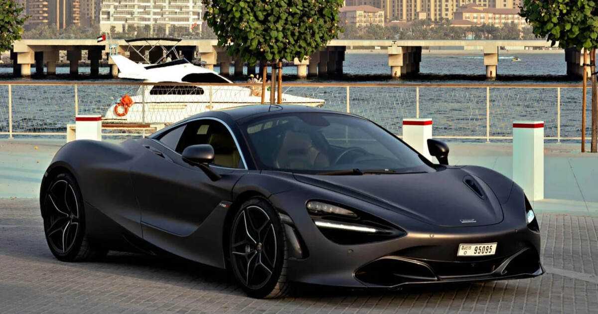 Black Luxury Car Elevates Your Driving Experience